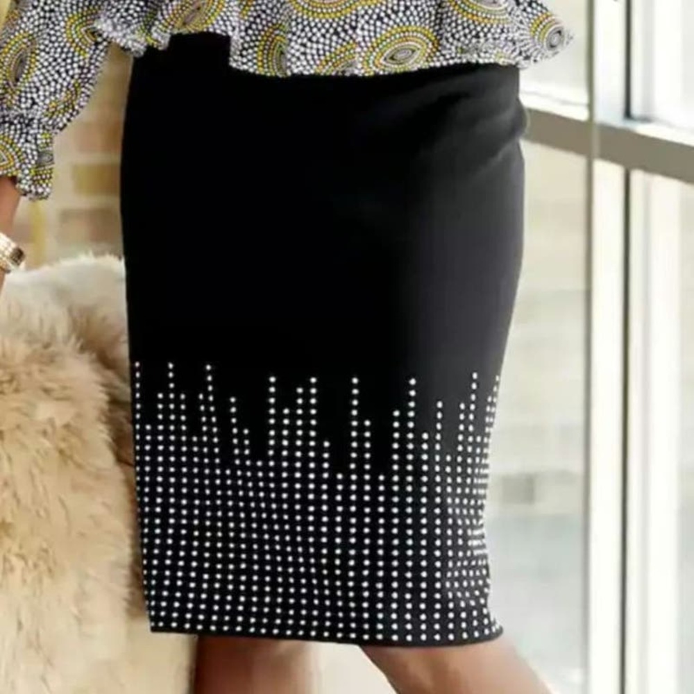 Ashro black studded‎ silver colored bedazzled Claudine skirt woman's size 16